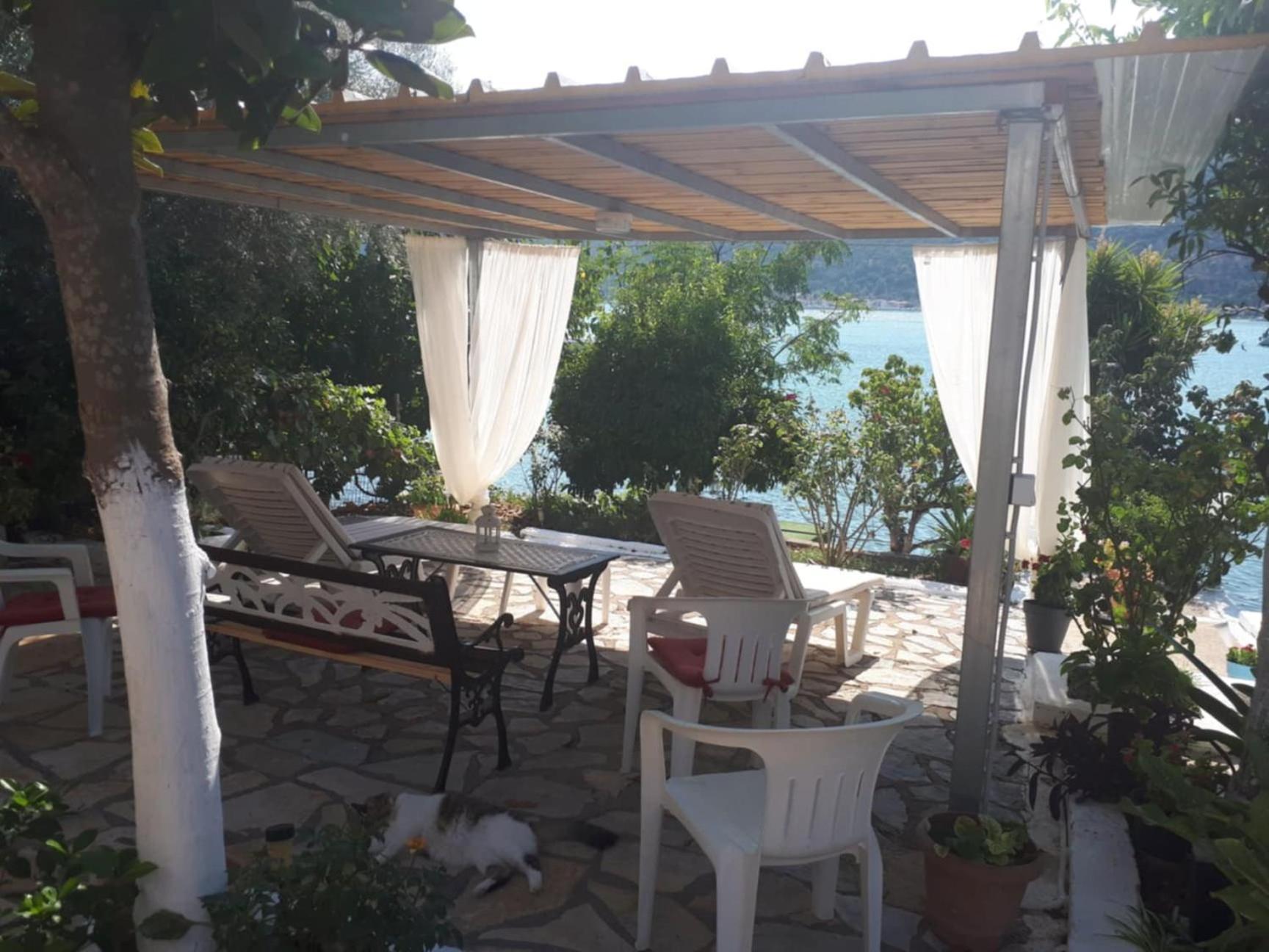 Geni Bay * Geni (Lefkada)
